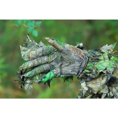 Titan 3D leaf pattern gloves, lightweight protective gloves for outdoor or work use, with a snug fit and textured grip.