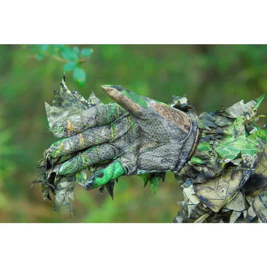 Titan 3D LeafySuits gloves, flexible and detailed camouflage gloves for outdoor activities, shown in natural pose.